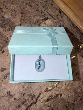 Vintage Blue Agate Cameo Pendant of Mother & Child 14k Gold with Prayer 💝